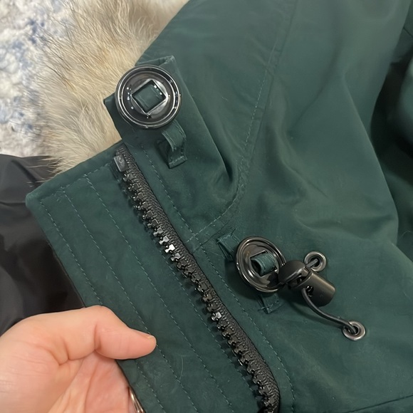Women’s Canada Goose Rossclair Heritage Parka- Size Medium, Color- Dark green - Picture 10 of 12